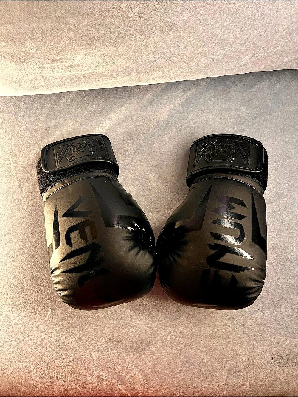 Venum Challenger 2.0 Boxing Gloves Black 12oz